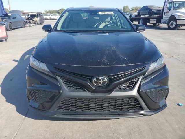 Photo 4 VIN: 4T1G11AK1PU732329 - TOYOTA CAMRY SE N 