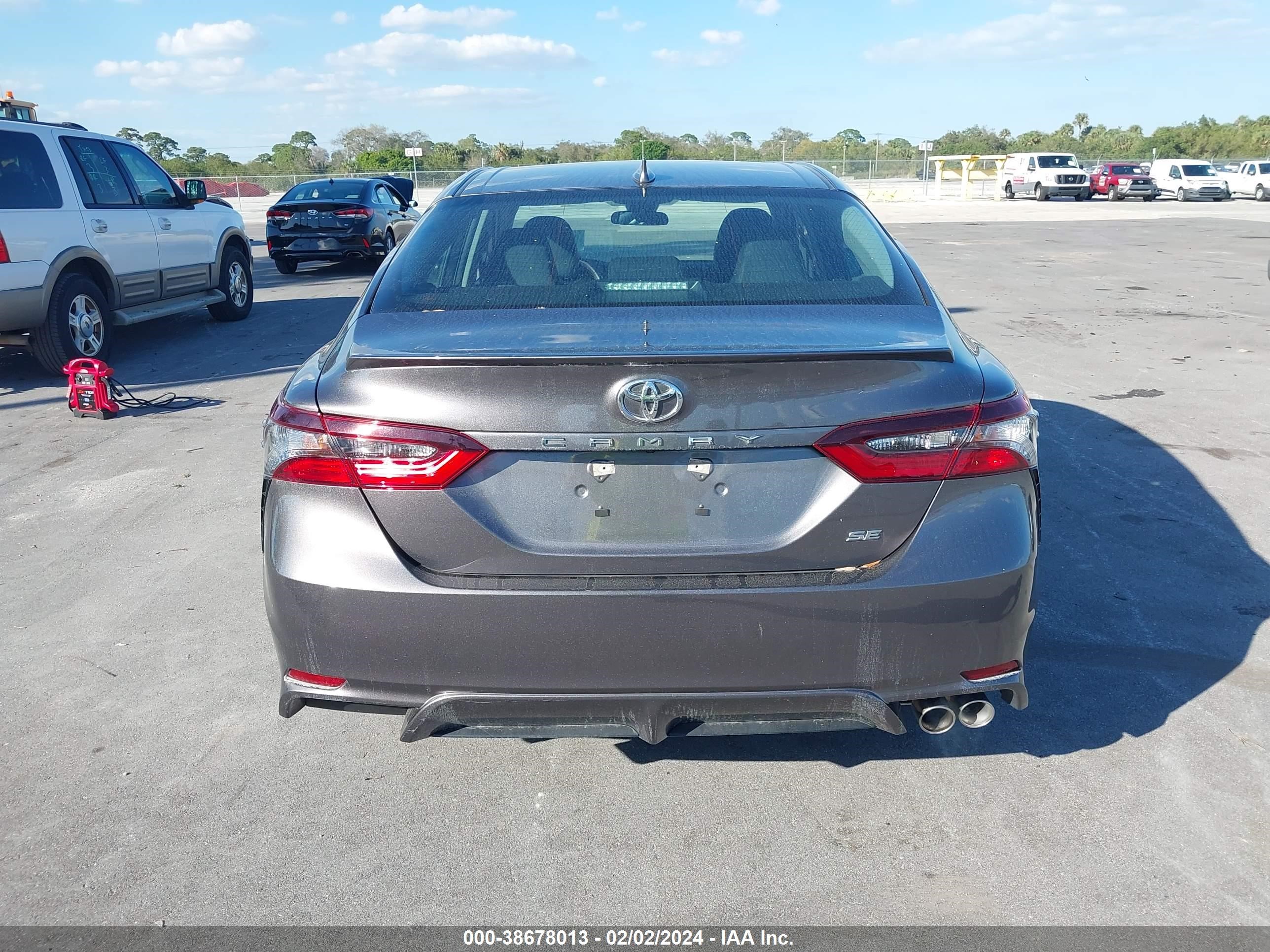 Photo 15 VIN: 4T1G11AK1PU761233 - TOYOTA CAMRY 