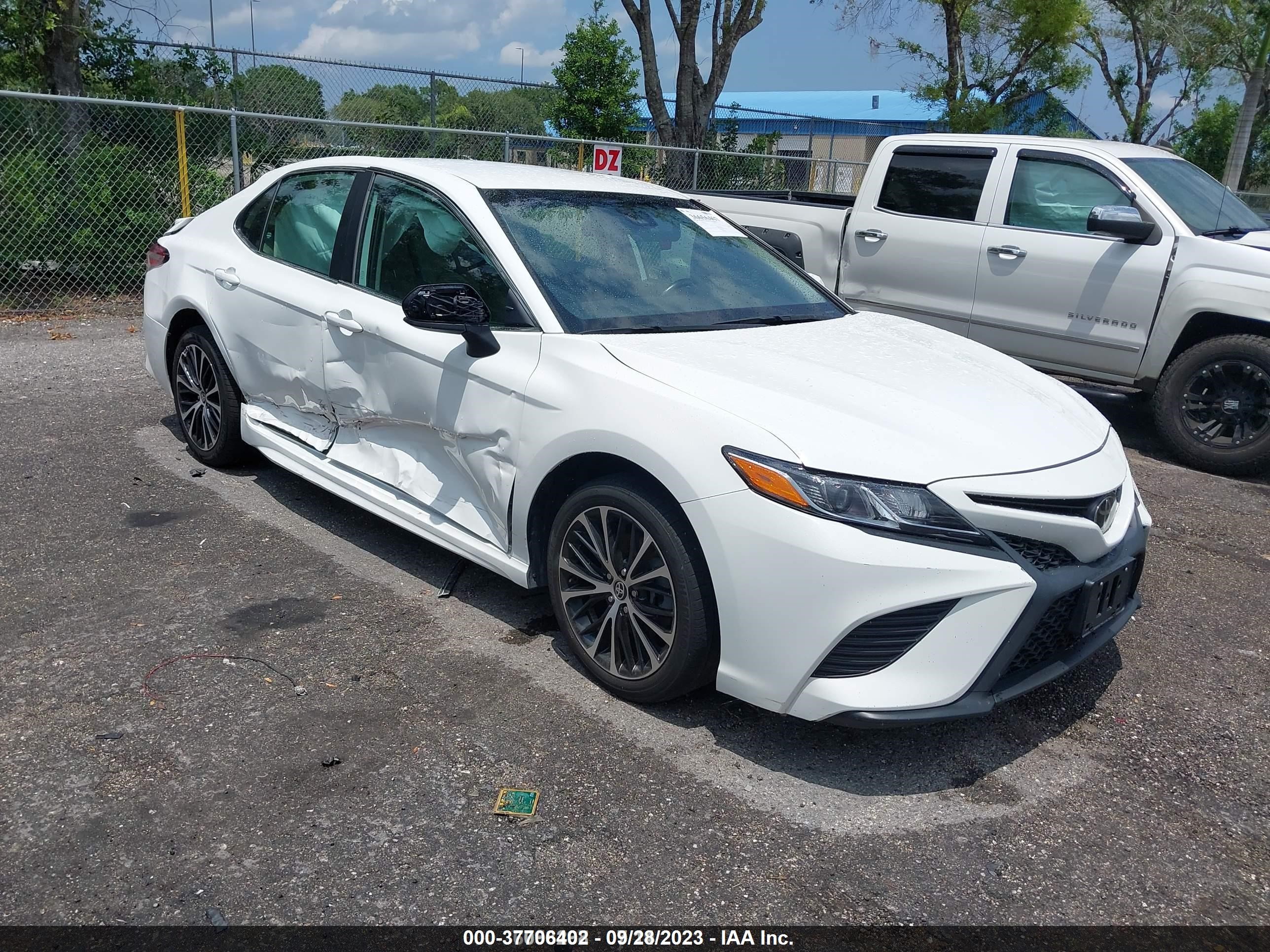 Photo 1 VIN: 4T1G11AK2LU360686 - TOYOTA CAMRY 