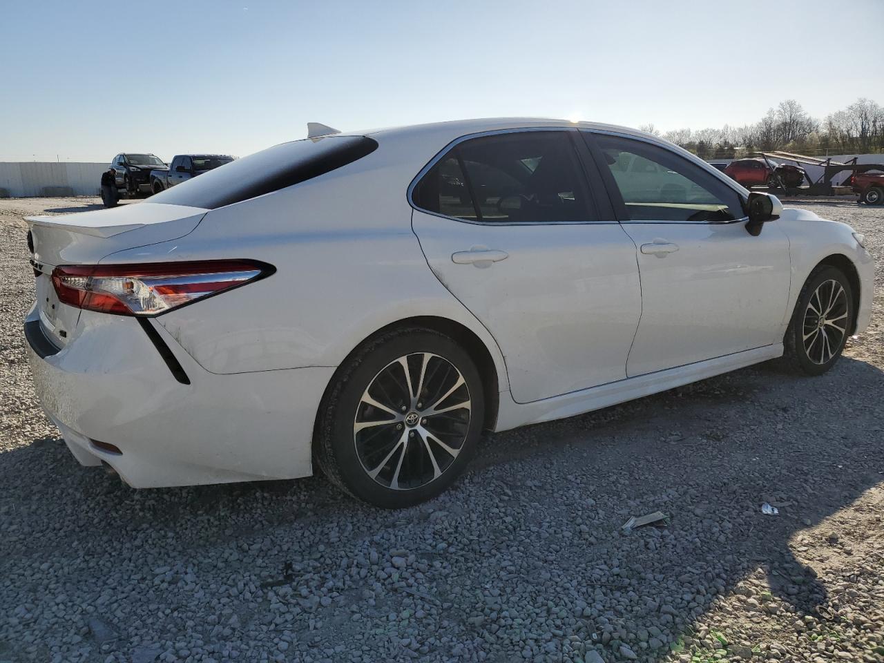 Photo 2 VIN: 4T1G11AK2LU378315 - TOYOTA CAMRY 