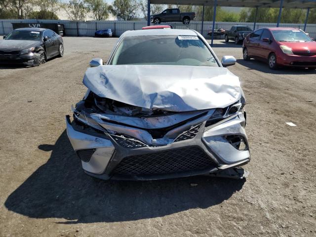 Photo 4 VIN: 4T1G11AK2LU975464 - TOYOTA CAMRY SE 