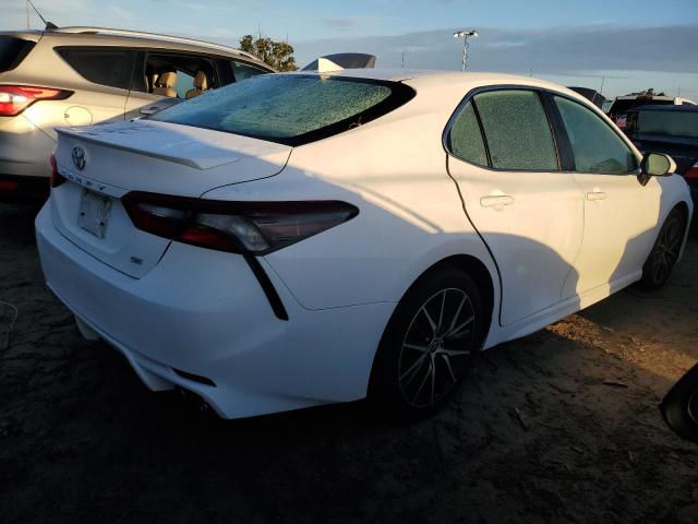 Photo 2 VIN: 4T1G11AK2MU465603 - TOYOTA CAMRY SE 