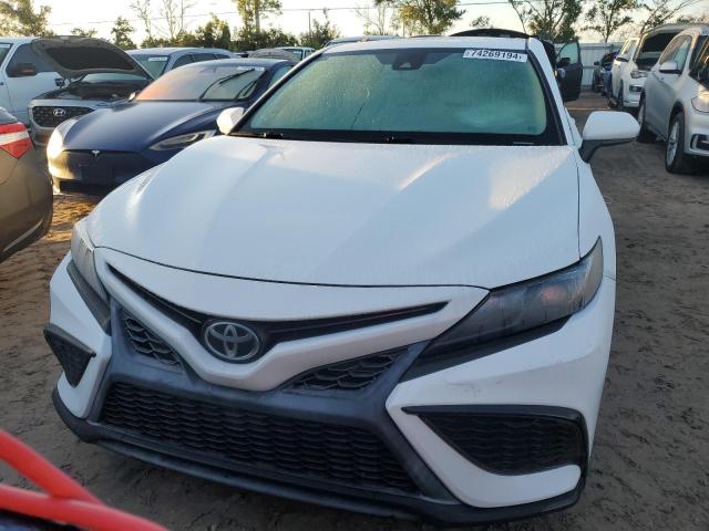 Photo 4 VIN: 4T1G11AK2MU465603 - TOYOTA CAMRY SE 