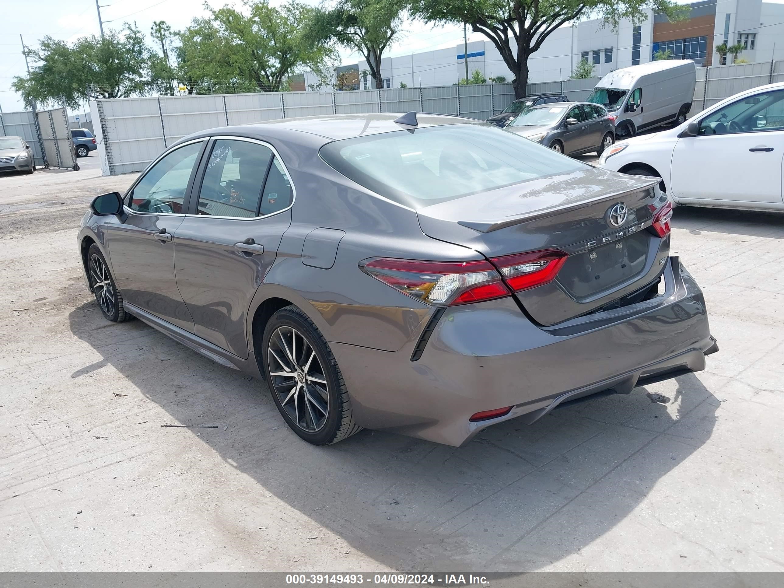 Photo 2 VIN: 4T1G11AK2MU561344 - TOYOTA CAMRY 