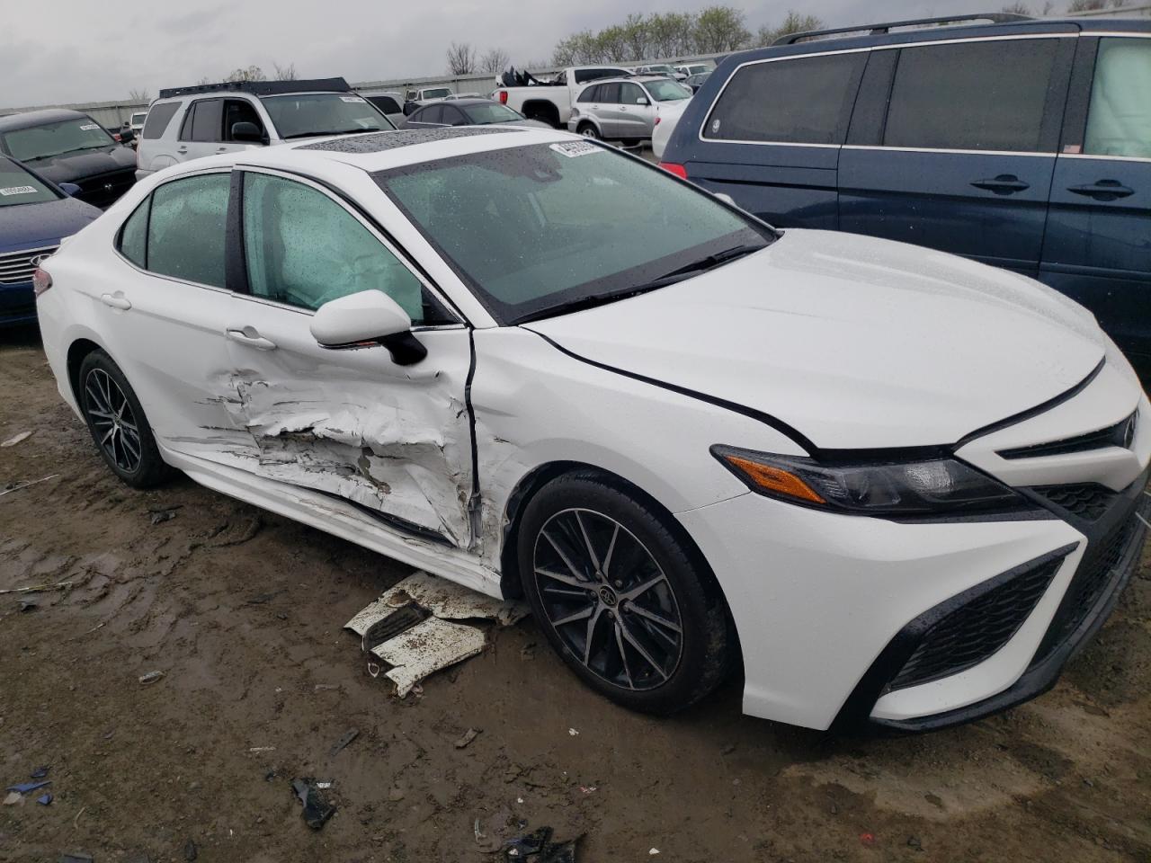 Photo 3 VIN: 4T1G11AK2NU628946 - TOYOTA CAMRY 