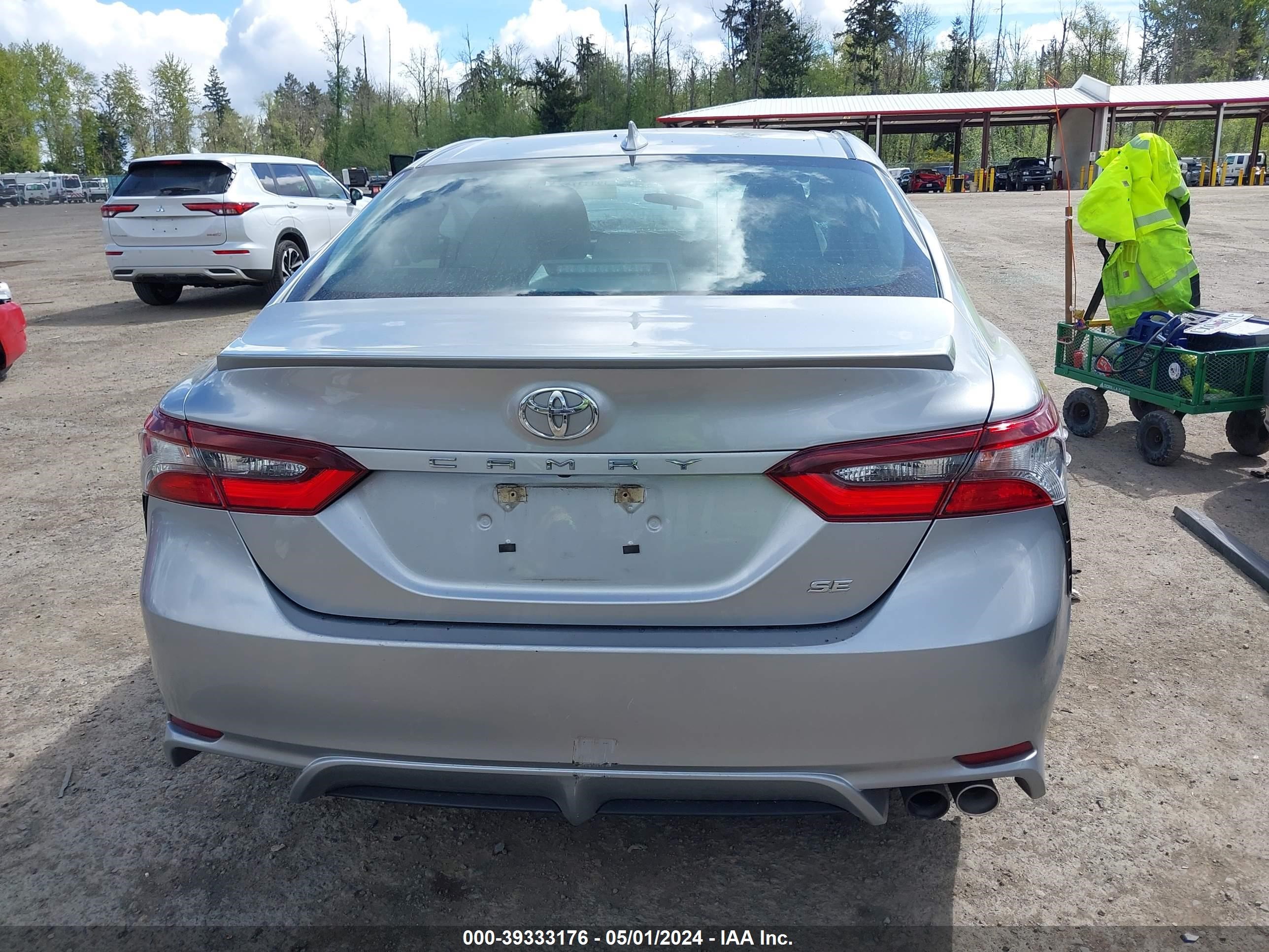 Photo 15 VIN: 4T1G11AK2NU667715 - TOYOTA CAMRY 