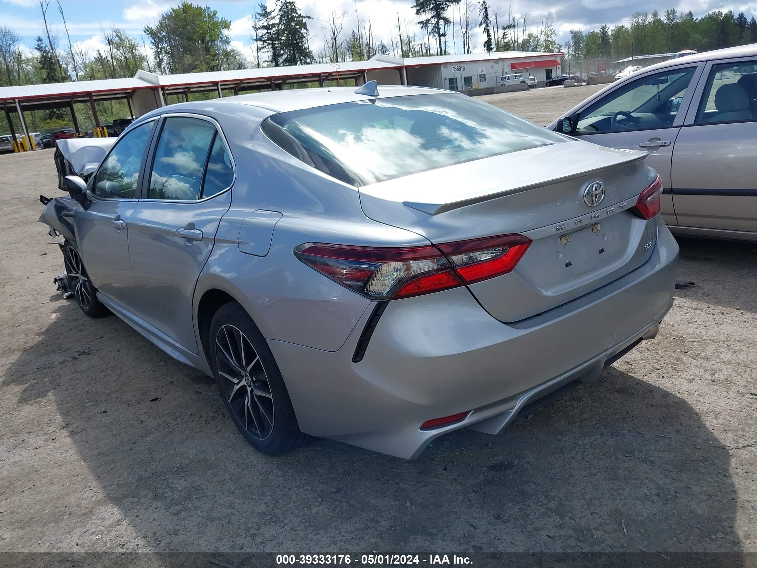 Photo 2 VIN: 4T1G11AK2NU667715 - TOYOTA CAMRY 