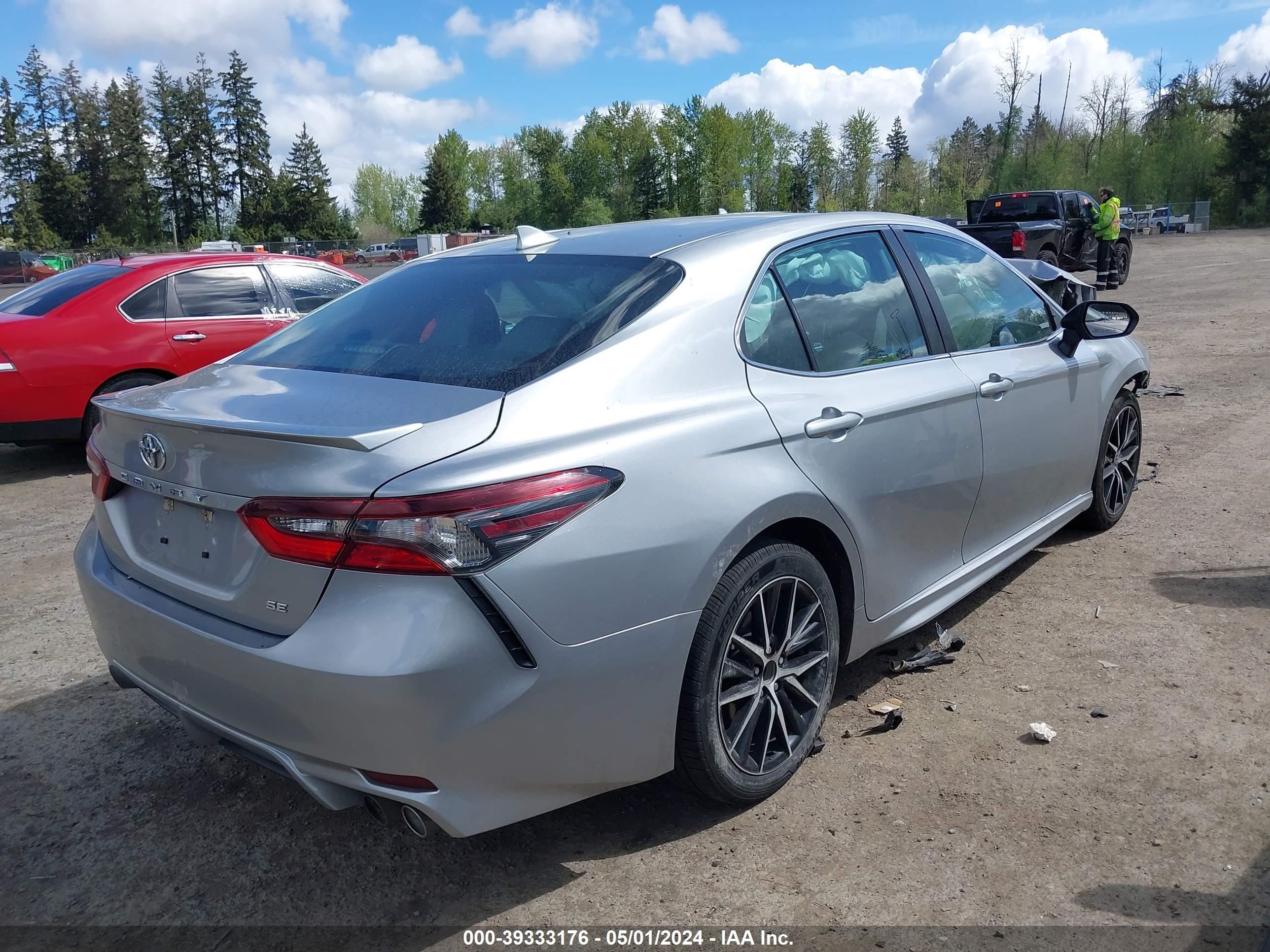 Photo 3 VIN: 4T1G11AK2NU667715 - TOYOTA CAMRY 