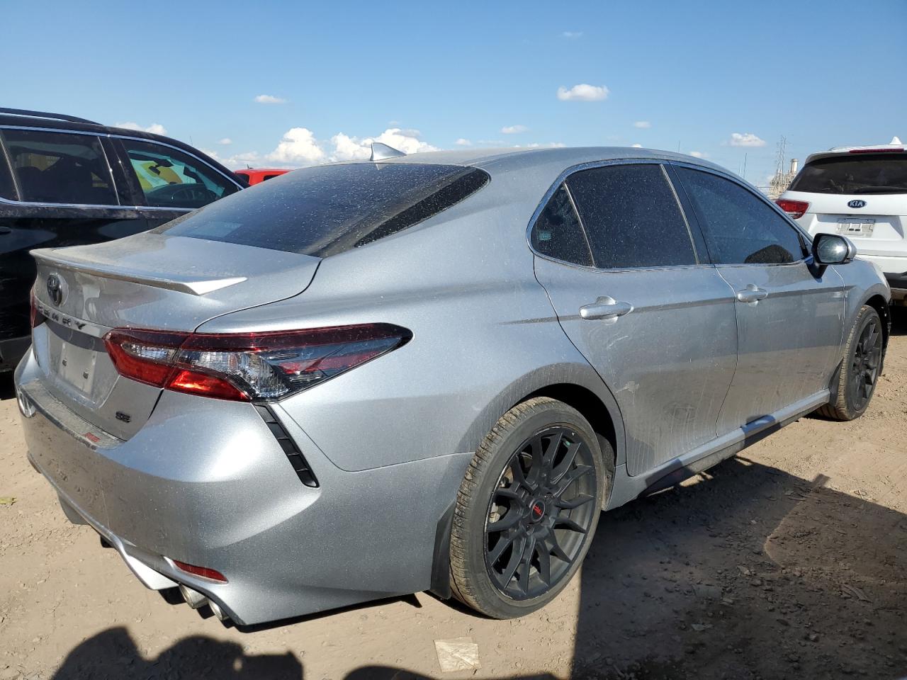 Photo 2 VIN: 4T1G11AK2NU679606 - TOYOTA CAMRY 