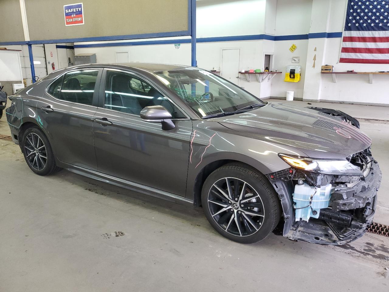 Photo 3 VIN: 4T1G11AK2PU752525 - TOYOTA CAMRY 