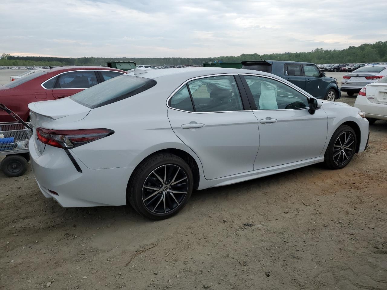 Photo 2 VIN: 4T1G11AK2RU225068 - TOYOTA CAMRY 