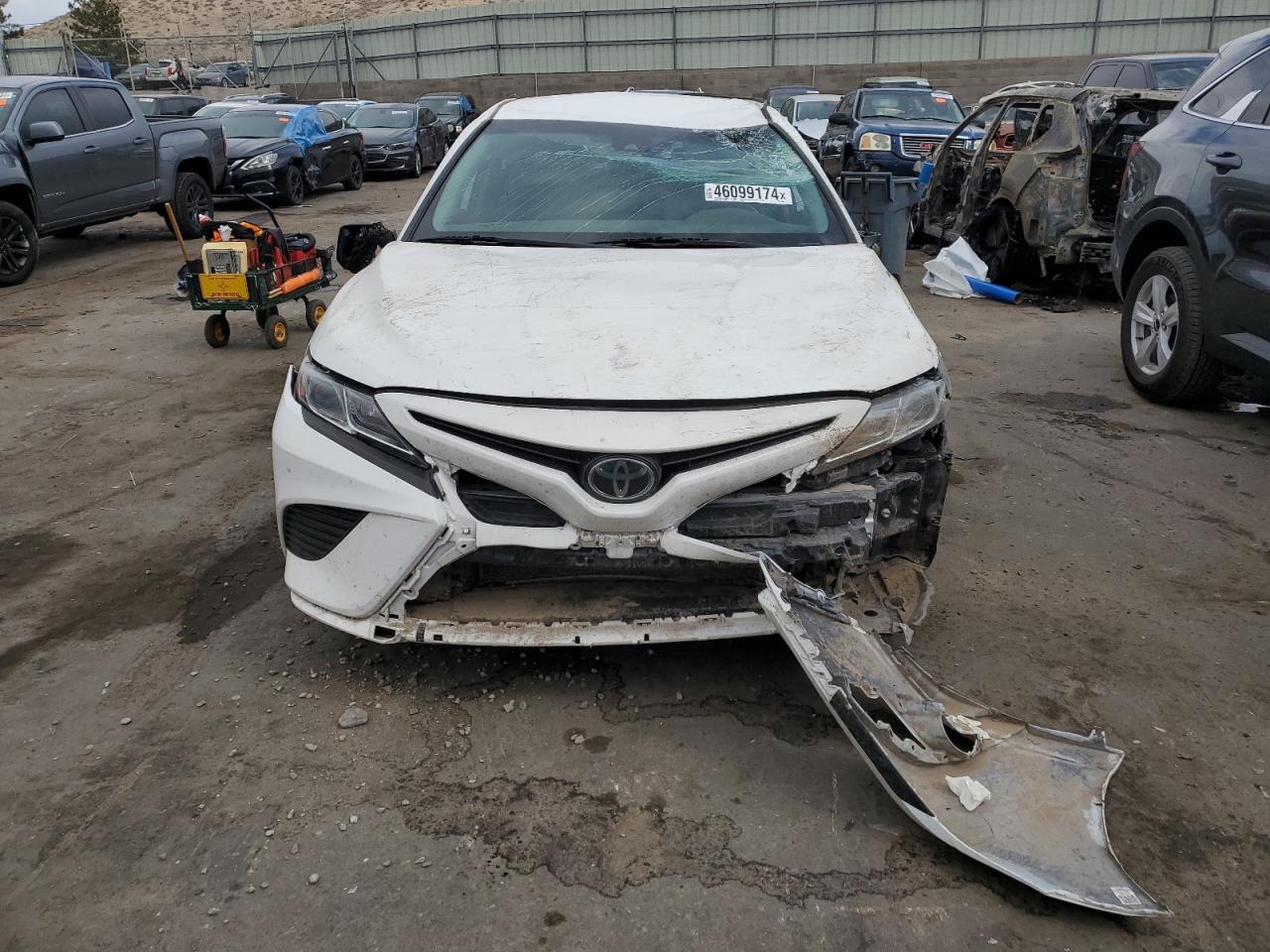 Photo 4 VIN: 4T1G11AK3LU398590 - TOYOTA CAMRY 