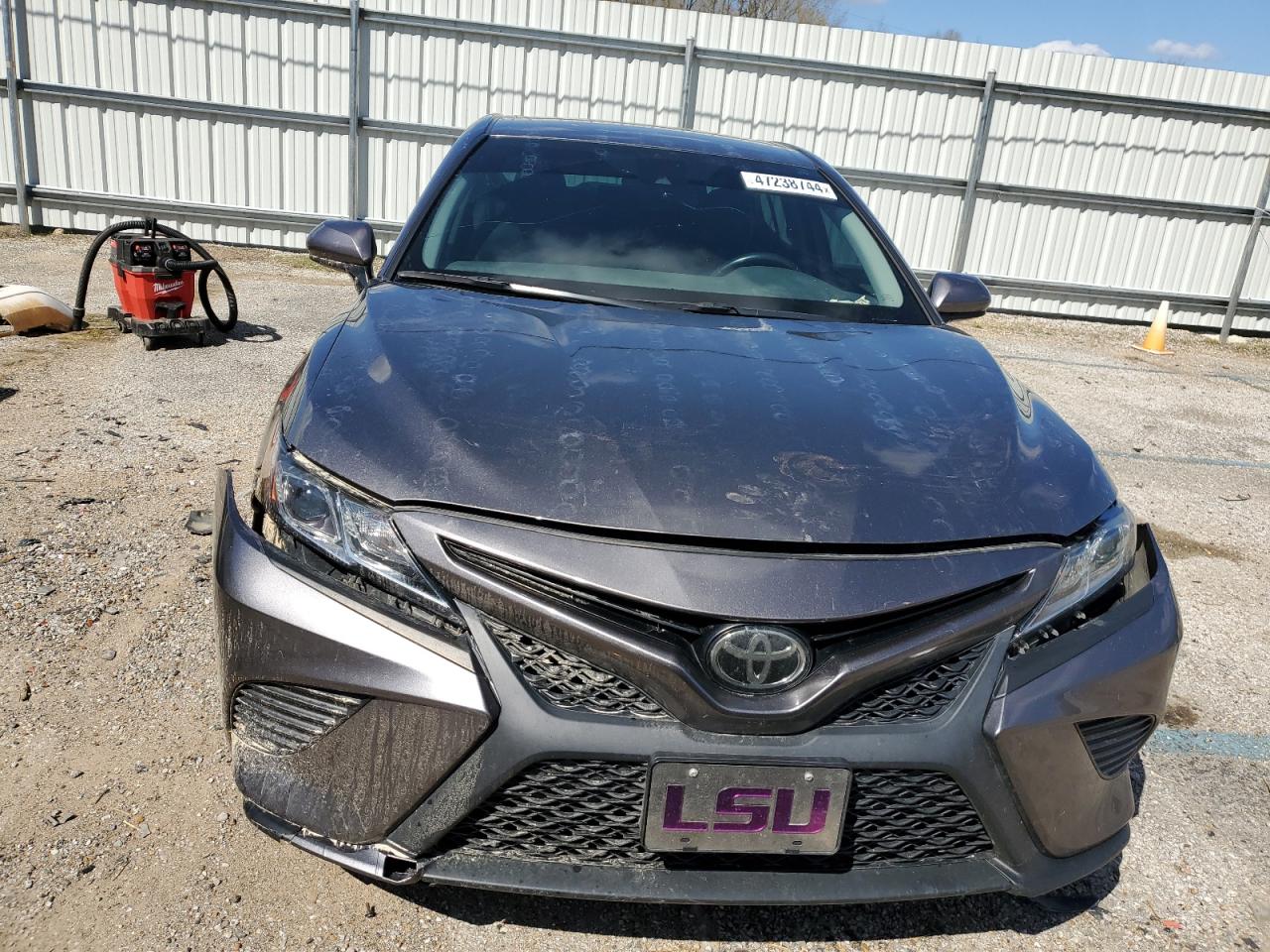 Photo 4 VIN: 4T1G11AK3LU861229 - TOYOTA CAMRY 