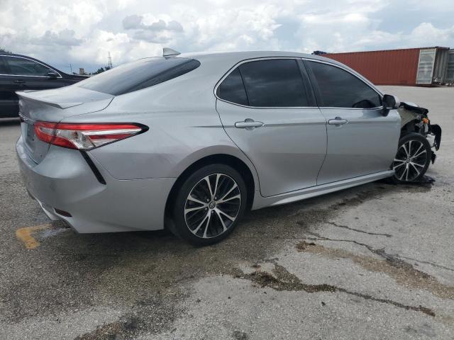 Photo 2 VIN: 4T1G11AK3LU889158 - TOYOTA CAMRY SE 