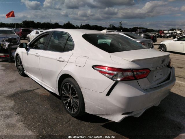 Photo 2 VIN: 4T1G11AK3LU962660 - TOYOTA CAMRY 