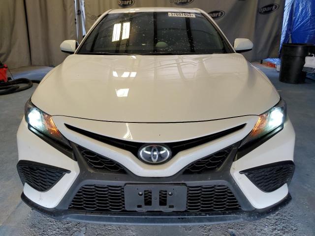 Photo 4 VIN: 4T1G11AK3MU577357 - TOYOTA CAMRY SE 