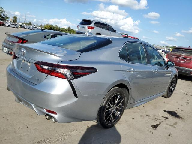 Photo 3 VIN: 4T1G11AK3MU581070 - TOYOTA CAMRY SE 