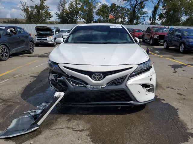 Photo 4 VIN: 4T1G11AK3MU583899 - TOYOTA CAMRY SE 