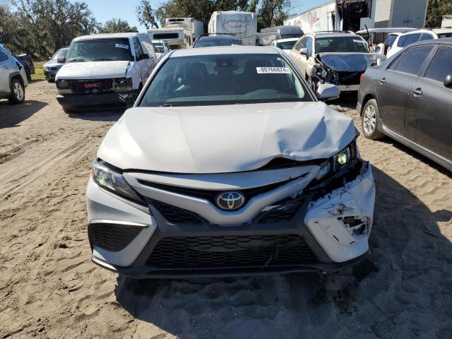 Photo 4 VIN: 4T1G11AK3NU044443 - TOYOTA CAMRY SE 