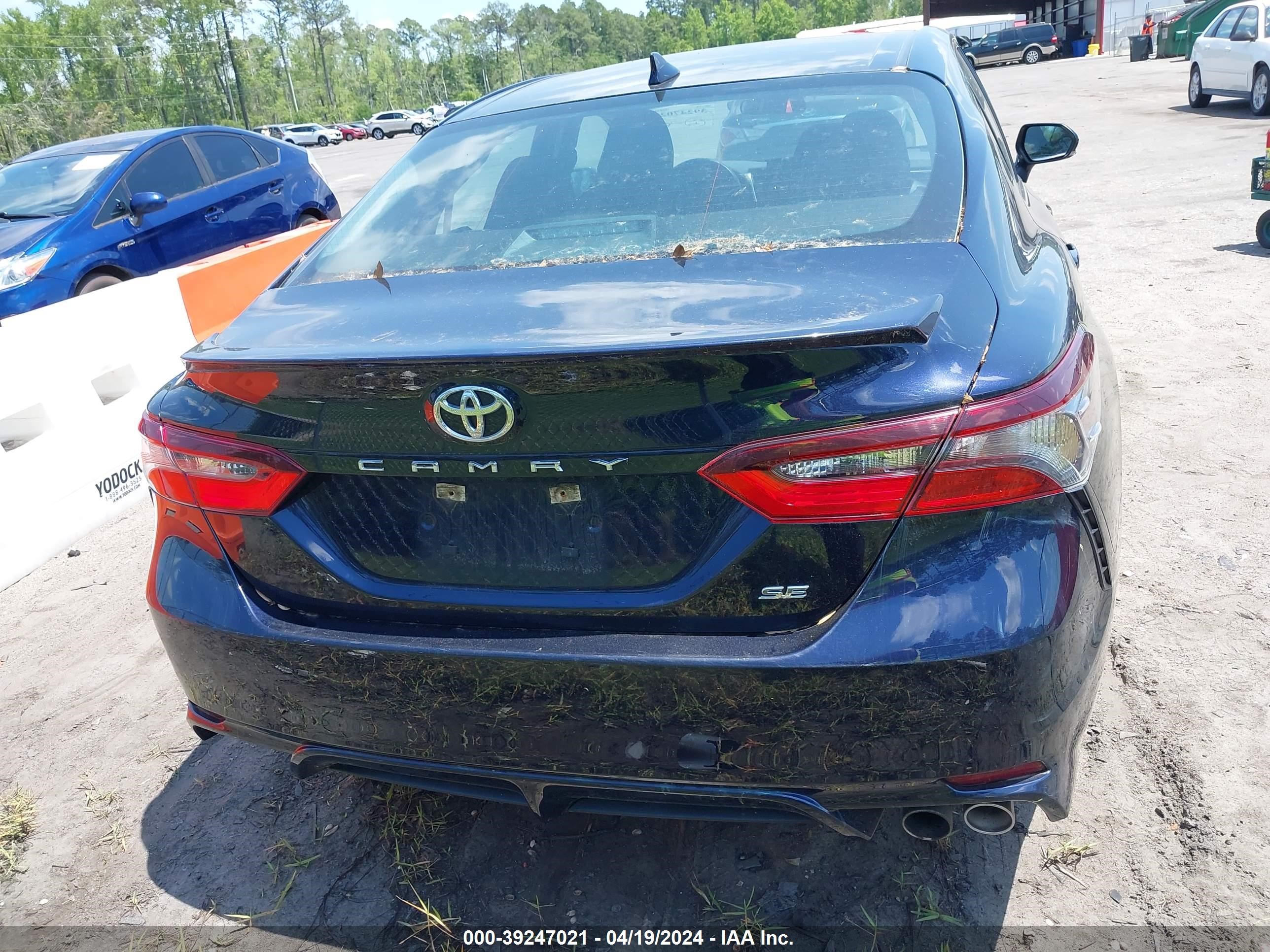 Photo 15 VIN: 4T1G11AK3NU669828 - TOYOTA CAMRY 