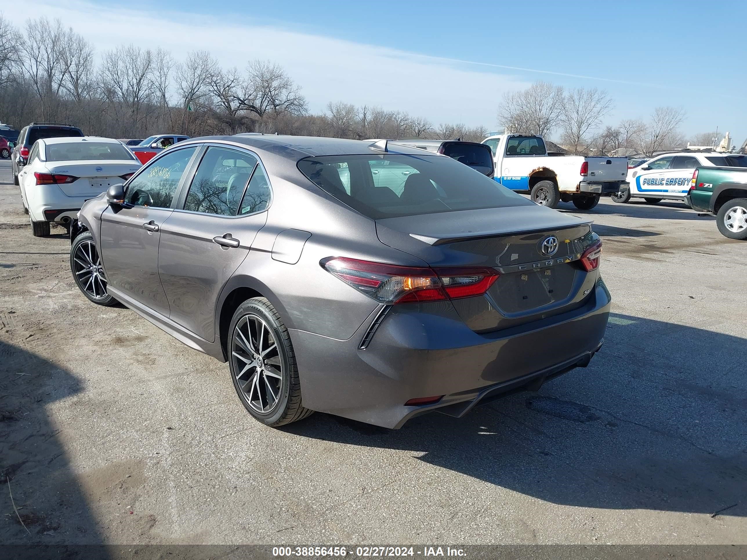 Photo 2 VIN: 4T1G11AK3NU693871 - TOYOTA CAMRY 