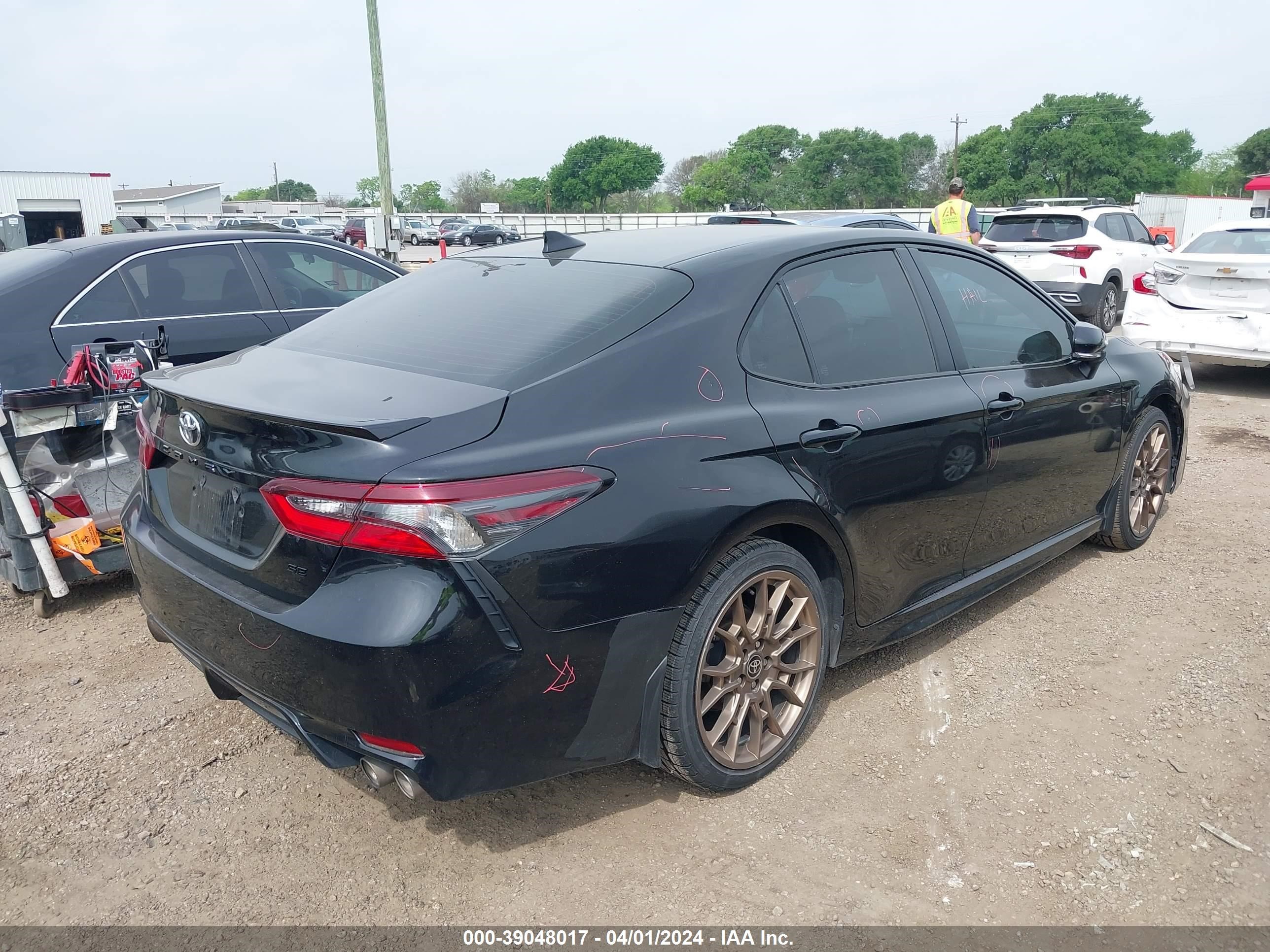 Photo 3 VIN: 4T1G11AK3PU089806 - TOYOTA CAMRY 