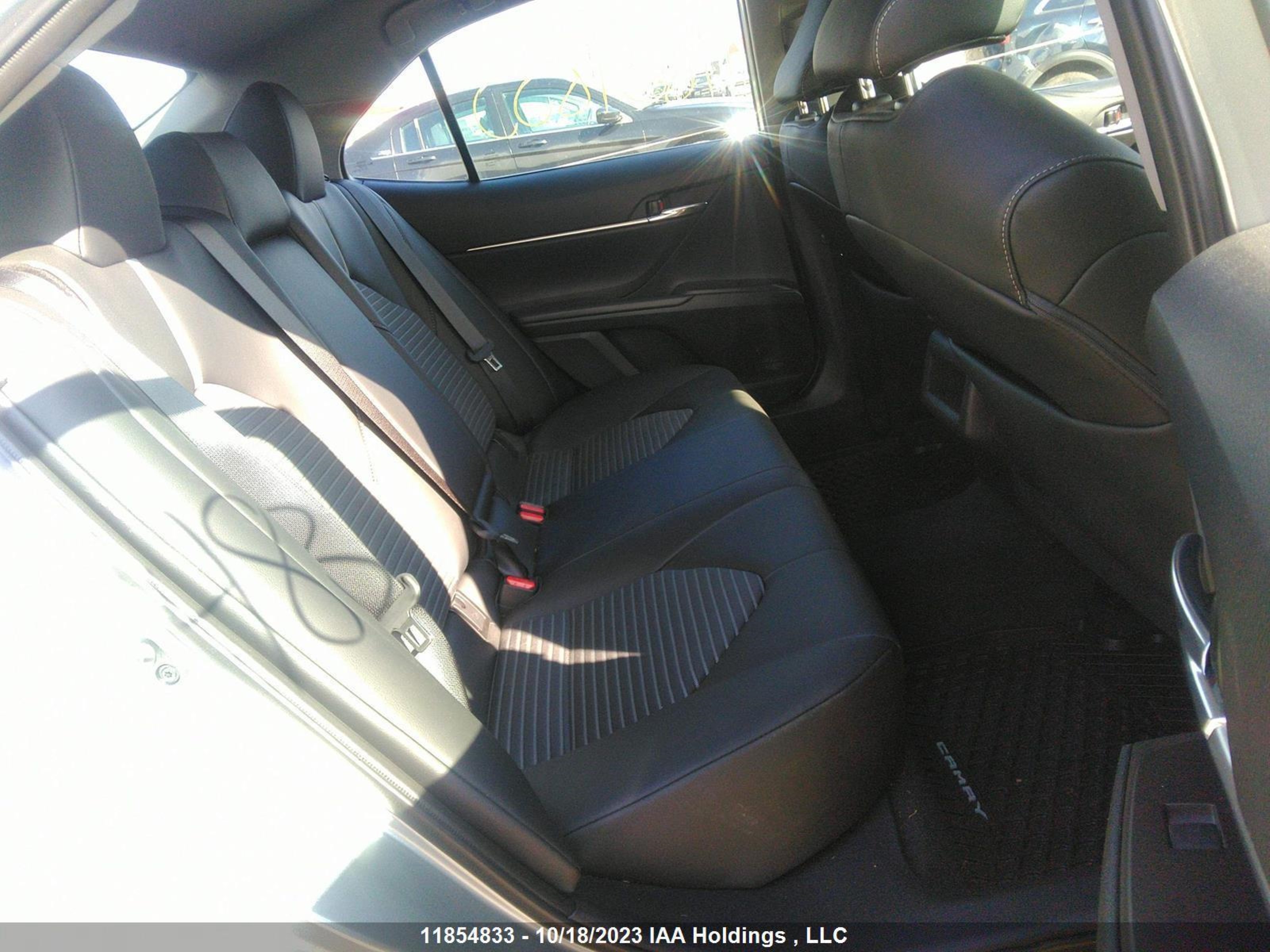 Photo 7 VIN: 4T1G11AK3PU739301 - TOYOTA CAMRY 