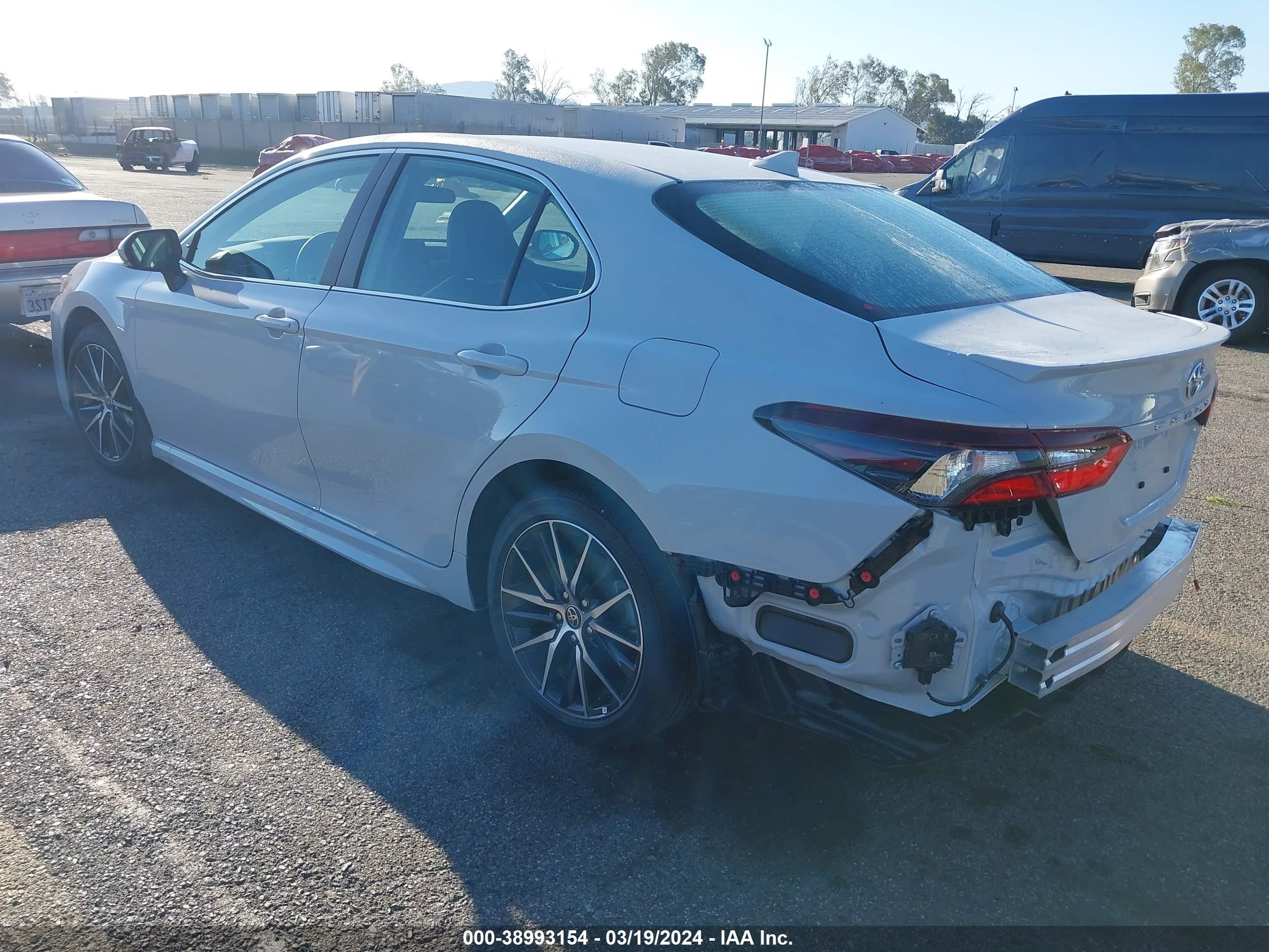 Photo 2 VIN: 4T1G11AK3RU227895 - TOYOTA CAMRY 