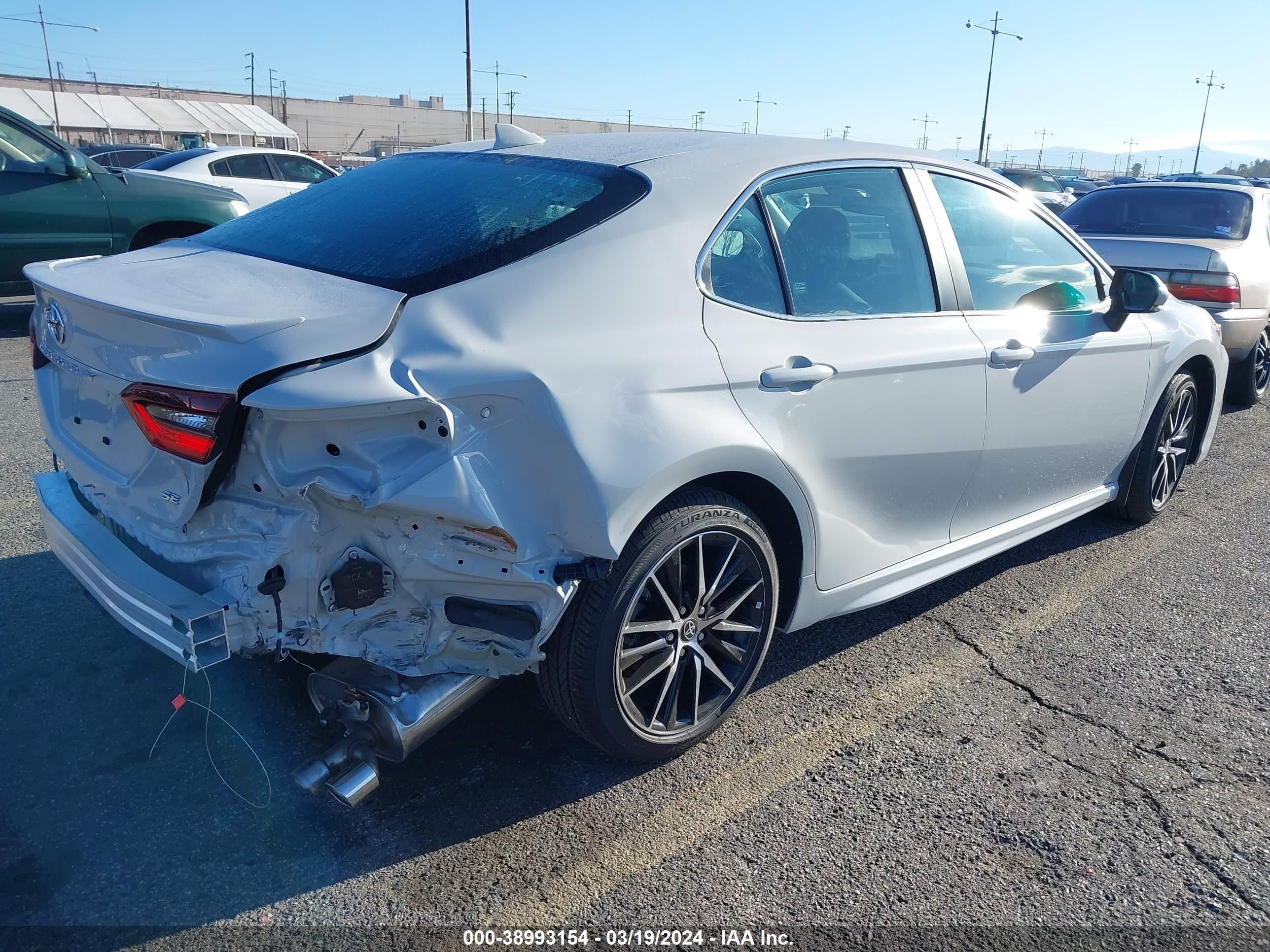 Photo 3 VIN: 4T1G11AK3RU227895 - TOYOTA CAMRY 