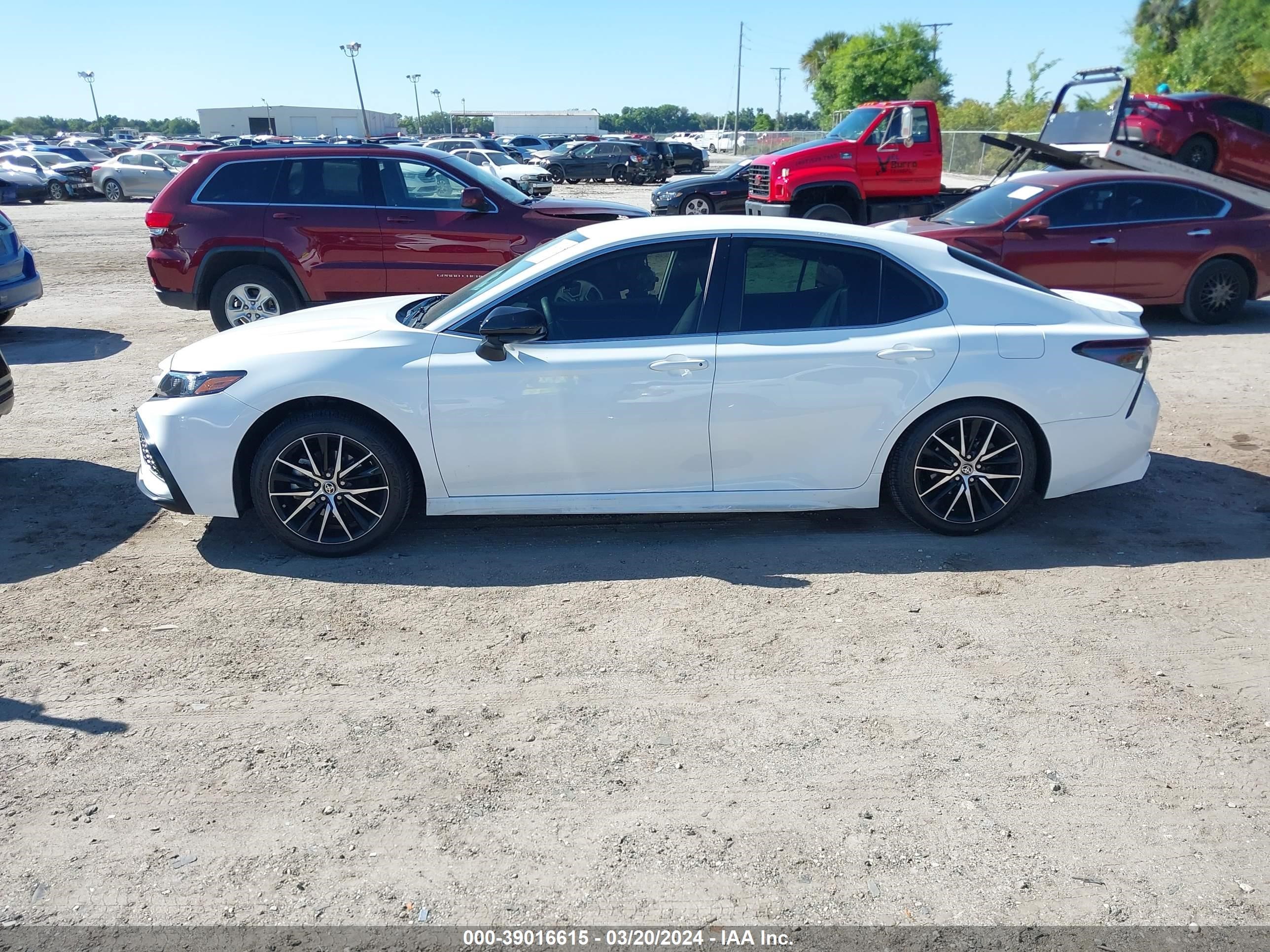 Photo 14 VIN: 4T1G11AK4MU472858 - TOYOTA CAMRY 