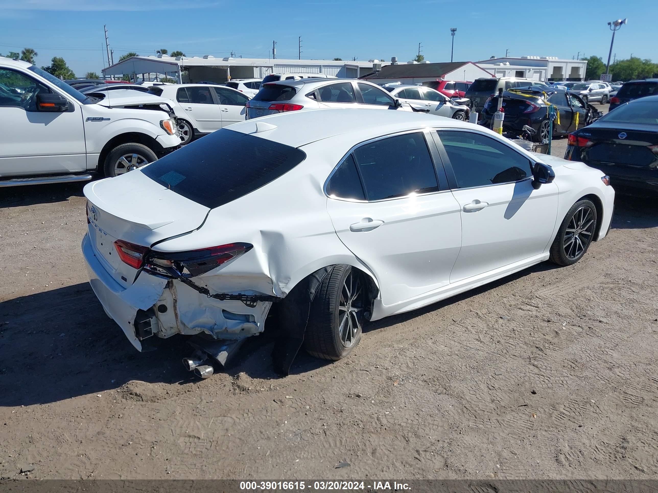 Photo 3 VIN: 4T1G11AK4MU472858 - TOYOTA CAMRY 