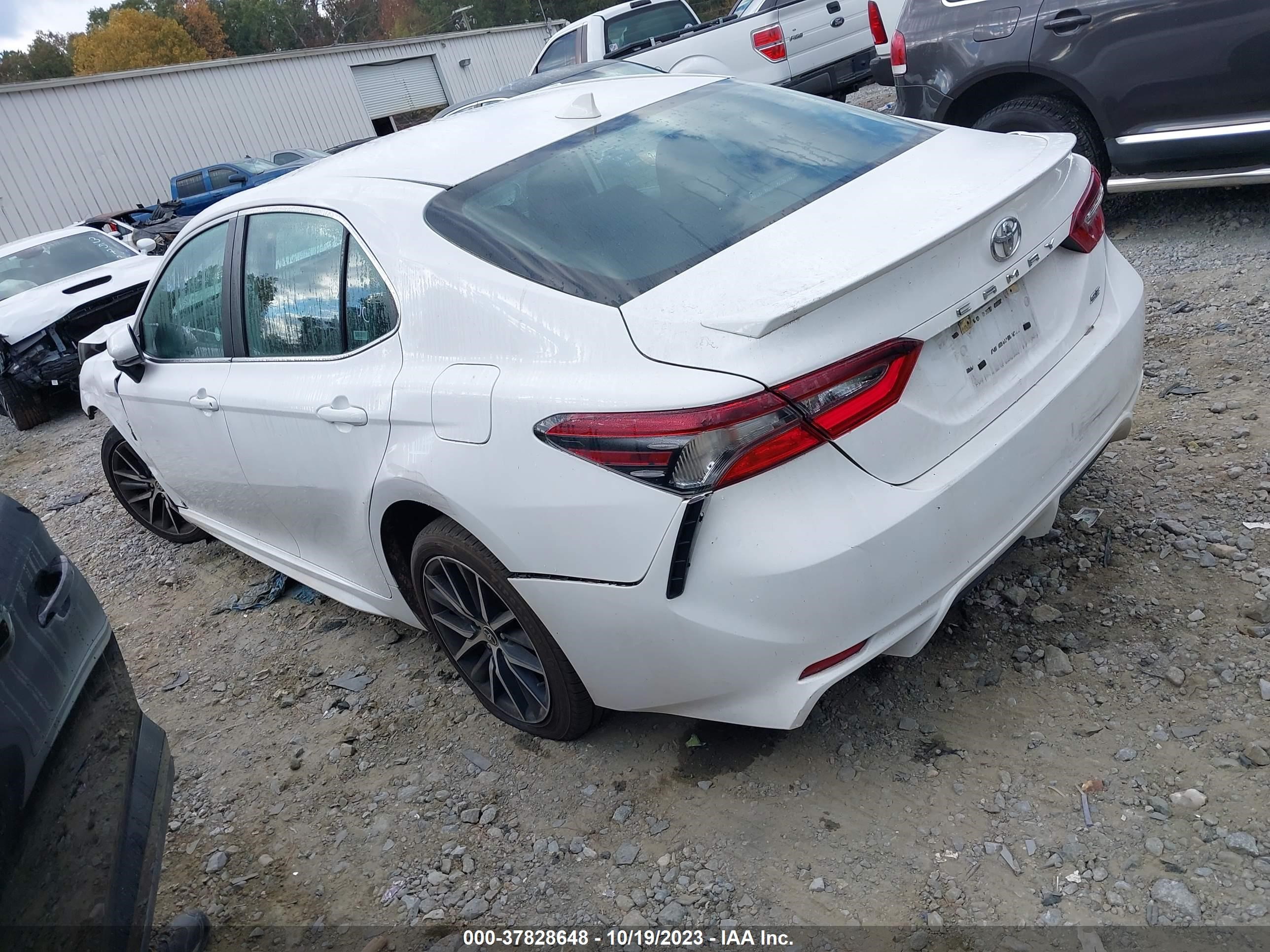 Photo 2 VIN: 4T1G11AK4MU554637 - TOYOTA CAMRY 