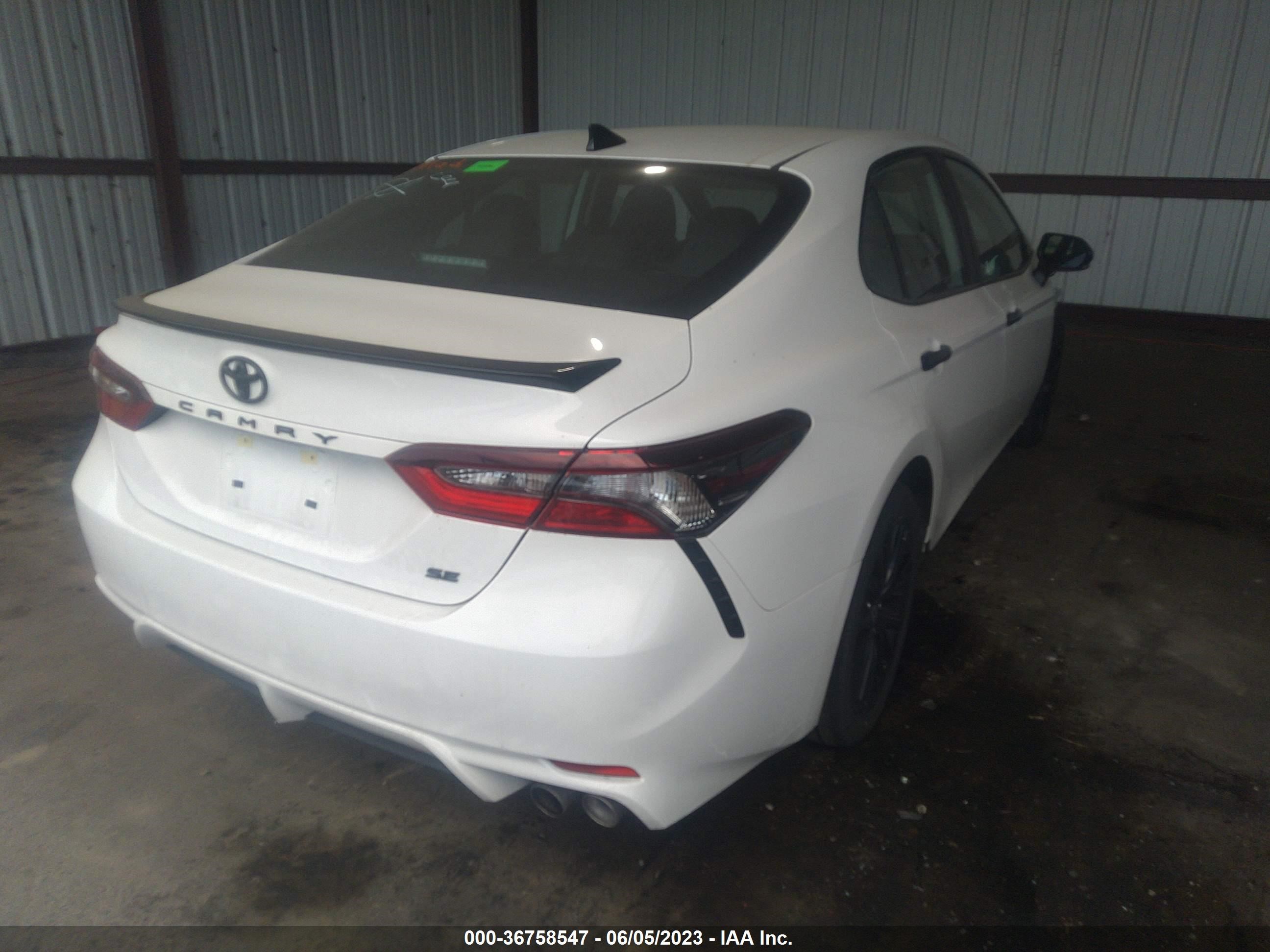 Photo 3 VIN: 4T1G11AK4NU067777 - TOYOTA CAMRY 