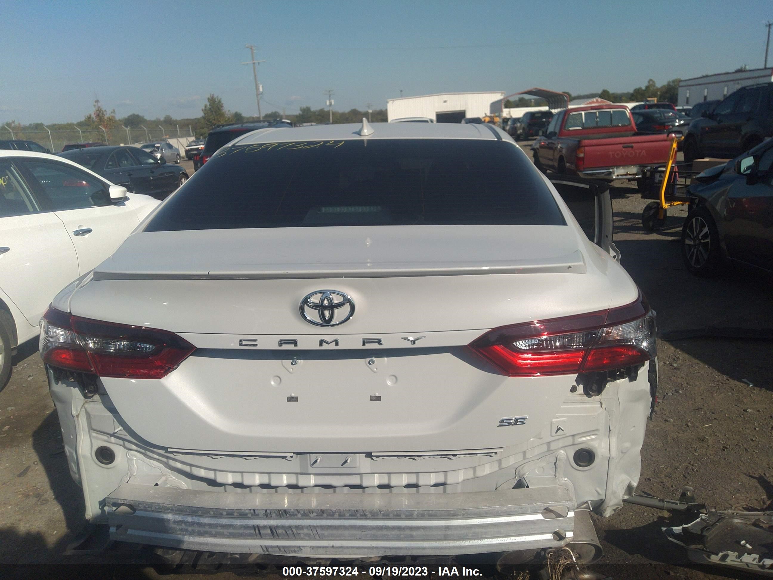 Photo 15 VIN: 4T1G11AK4NU499530 - TOYOTA CAMRY 