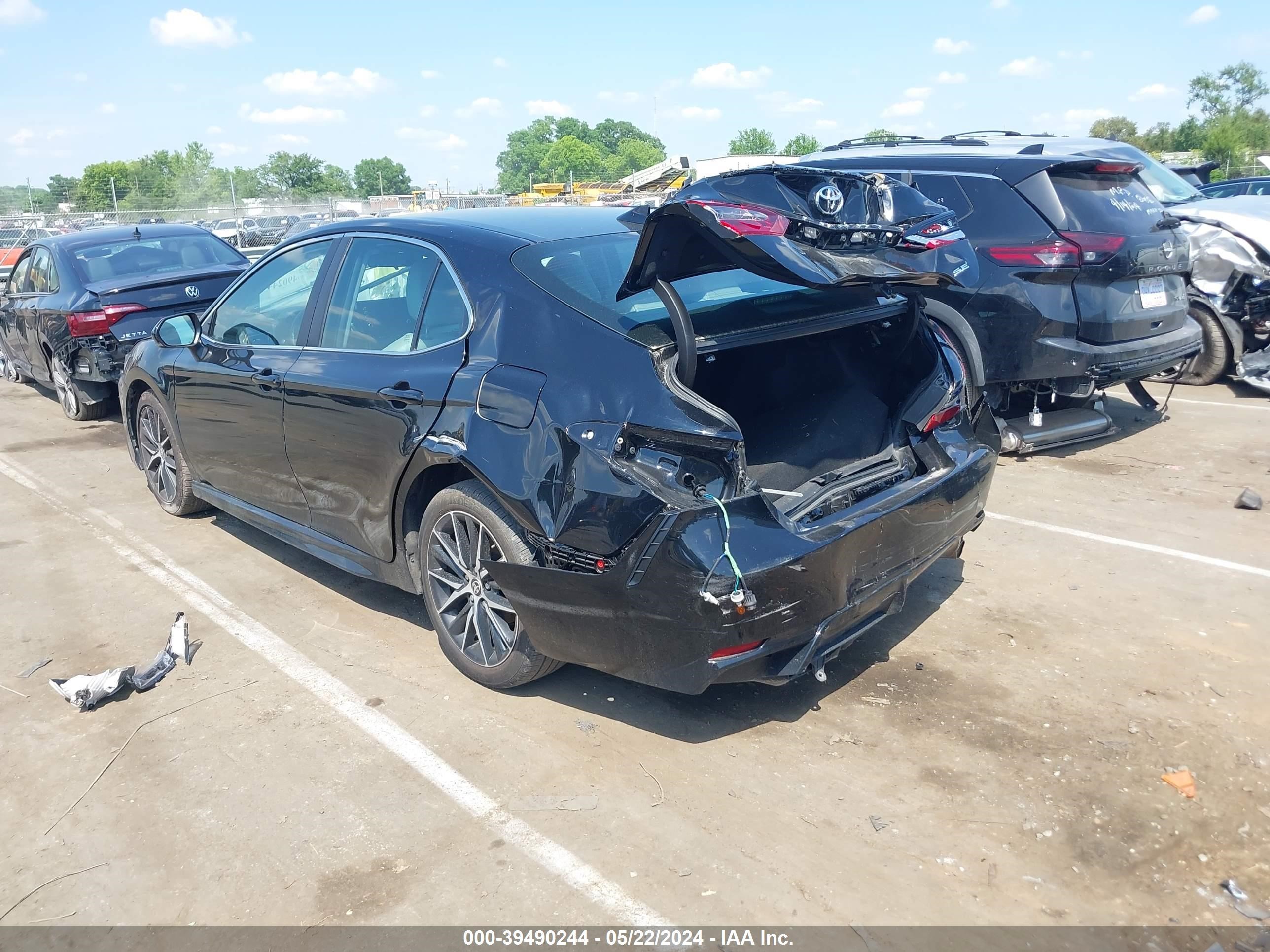 Photo 2 VIN: 4T1G11AK4NU688596 - TOYOTA CAMRY 