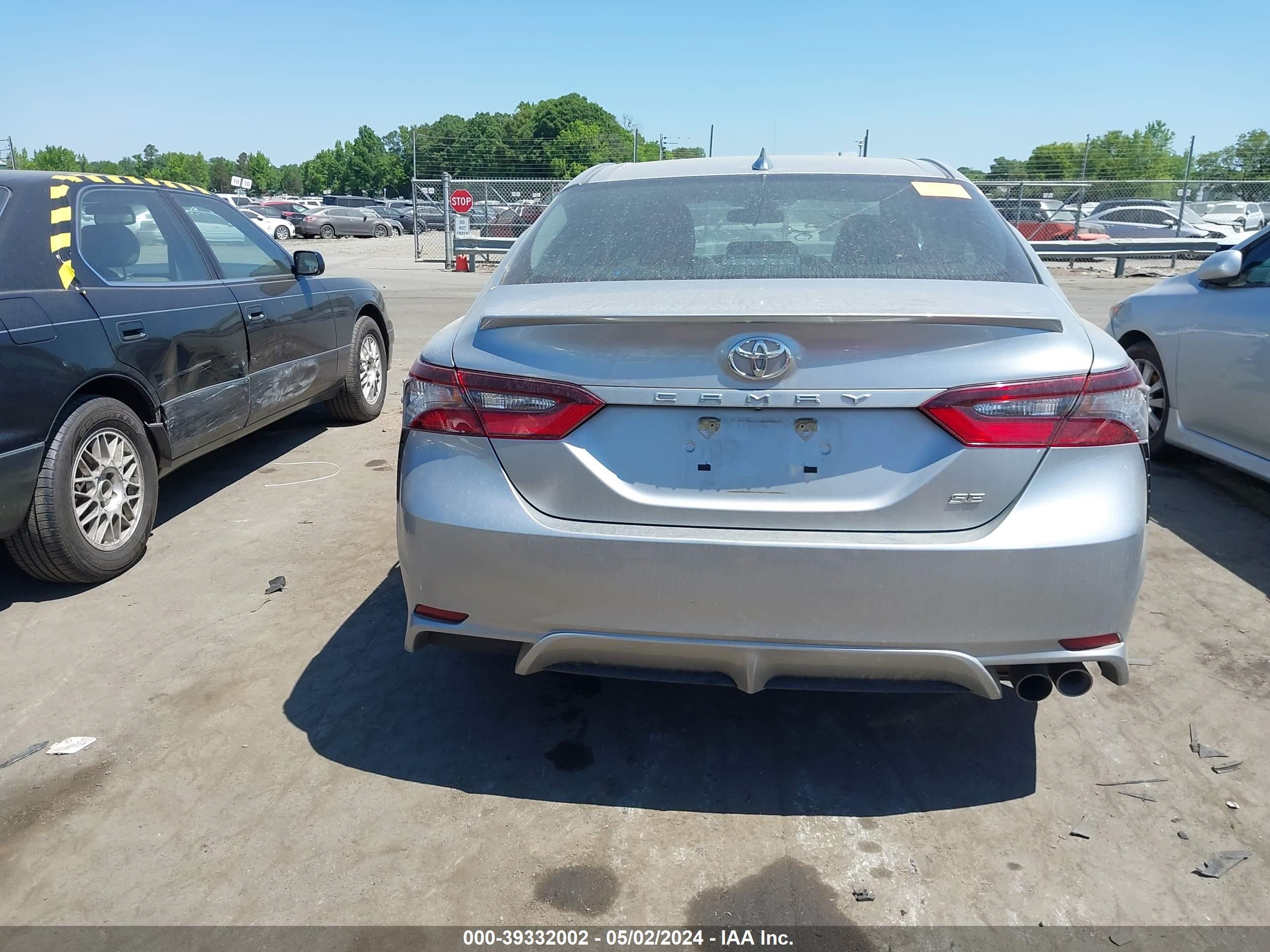 Photo 15 VIN: 4T1G11AK4PU747259 - TOYOTA CAMRY 