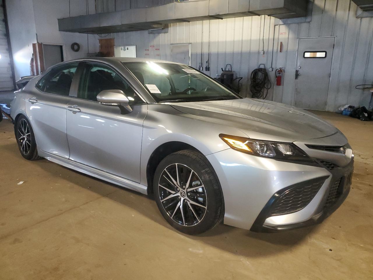 Photo 3 VIN: 4T1G11AK4RU851401 - TOYOTA CAMRY 