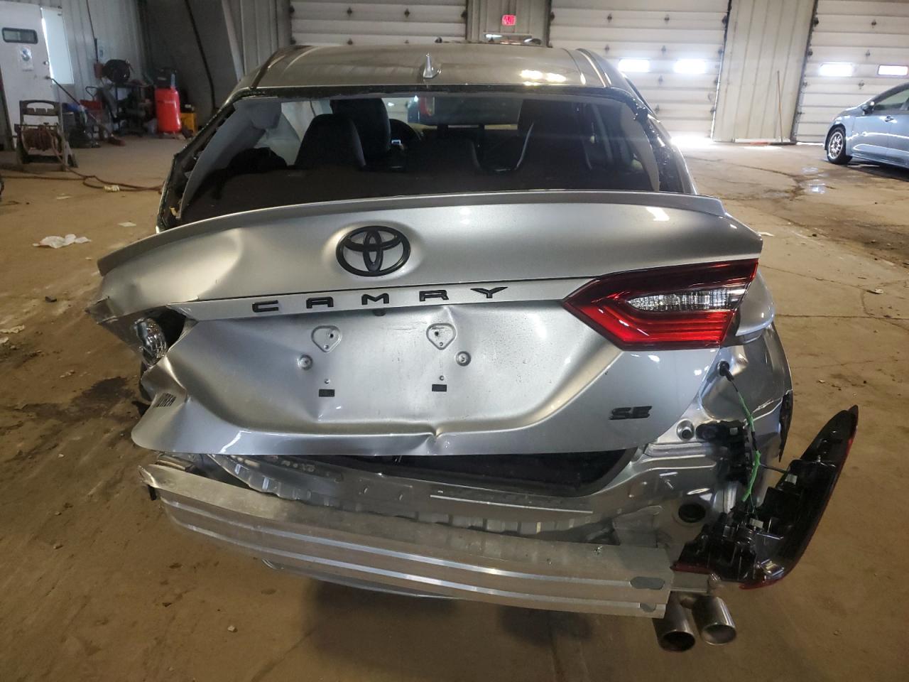 Photo 5 VIN: 4T1G11AK4RU851401 - TOYOTA CAMRY 