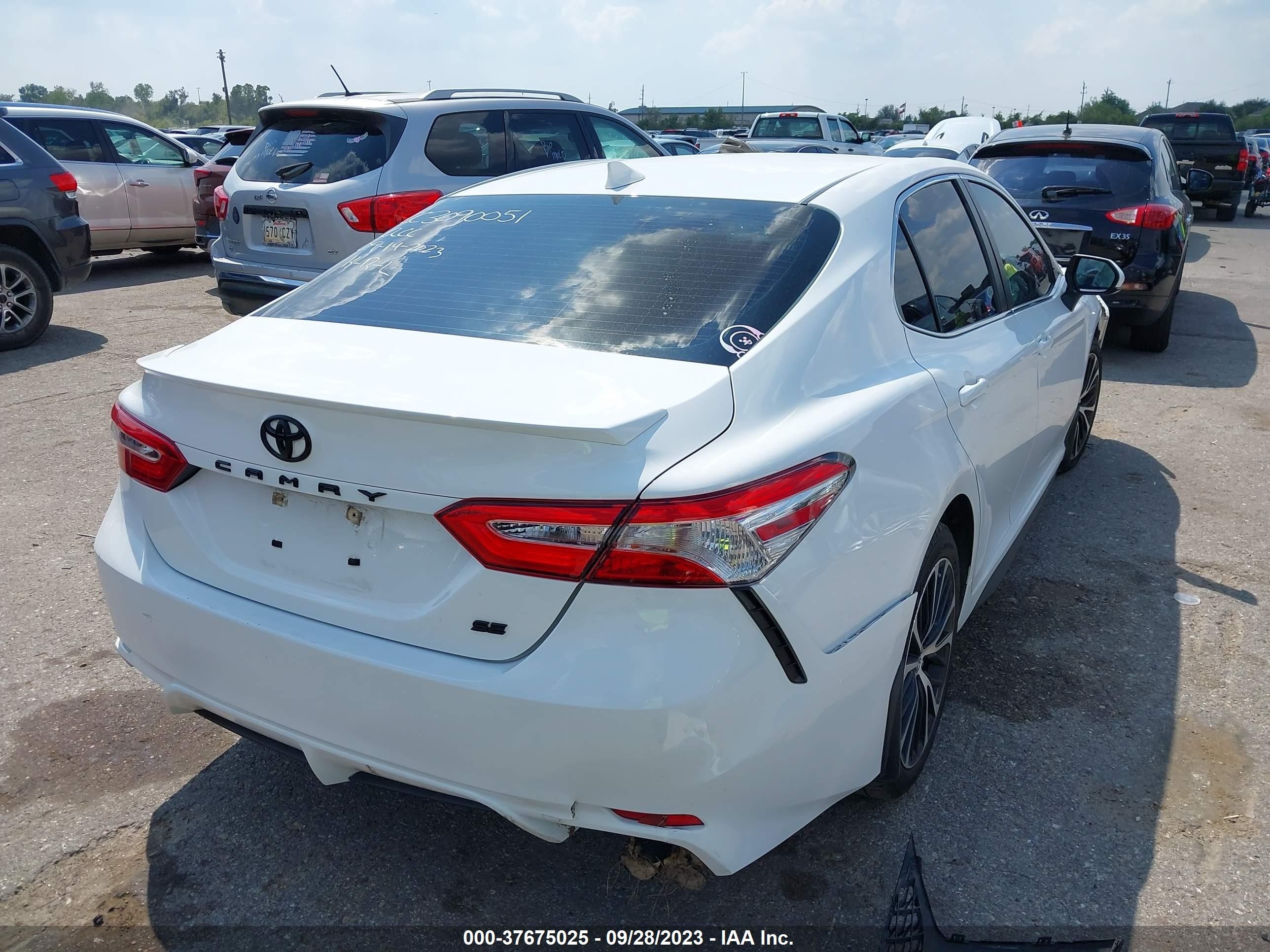 Photo 3 VIN: 4T1G11AK5LU331697 - TOYOTA CAMRY 