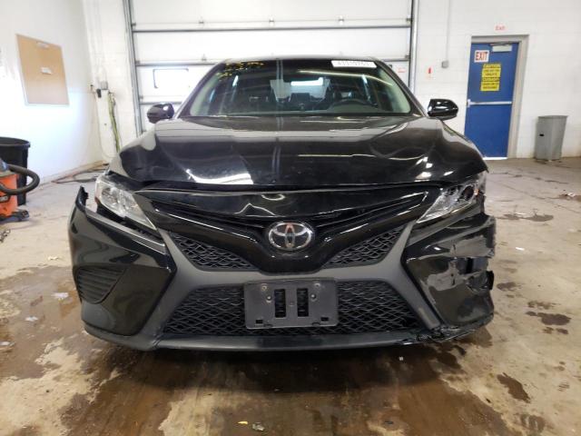 Photo 4 VIN: 4T1G11AK5LU890389 - TOYOTA CAMRY SE 