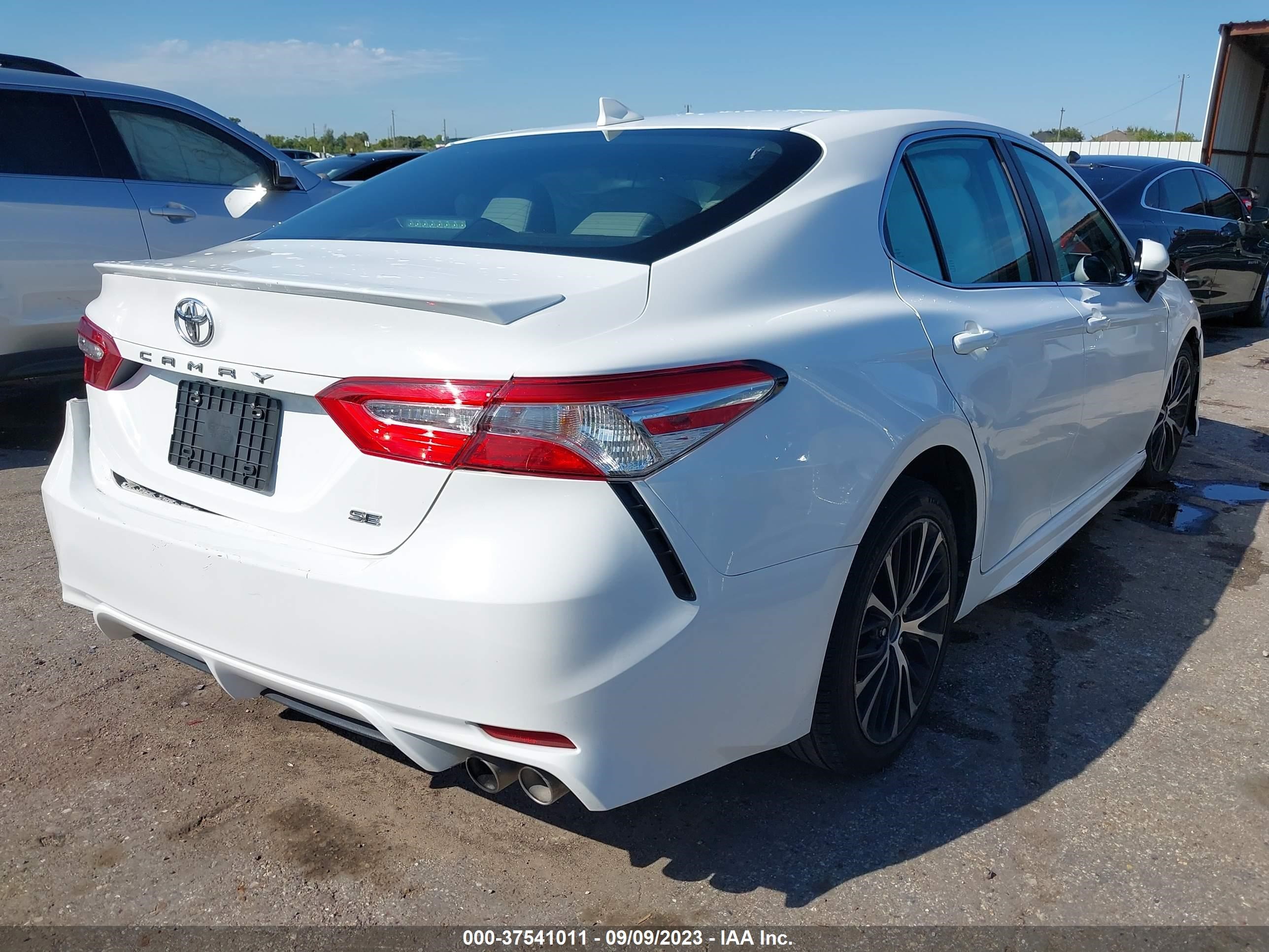 Photo 3 VIN: 4T1G11AK5LU947254 - TOYOTA CAMRY 