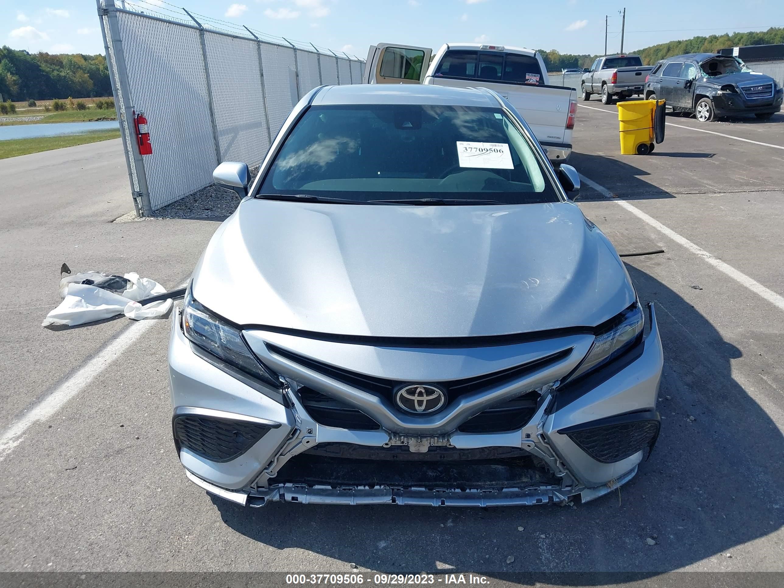 Photo 11 VIN: 4T1G11AK5MU578994 - TOYOTA CAMRY 