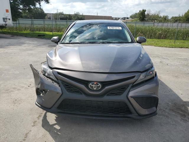 Photo 4 VIN: 4T1G11AK5NU037378 - TOYOTA CAMRY SE 