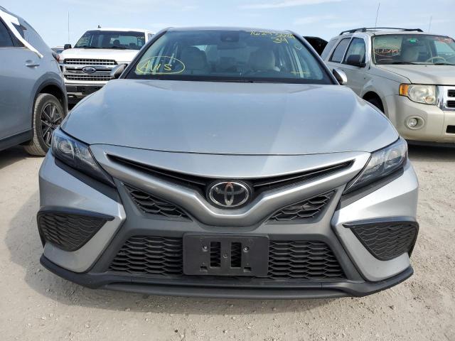 Photo 4 VIN: 4T1G11AK5NU057498 - TOYOTA CAMRY SE 