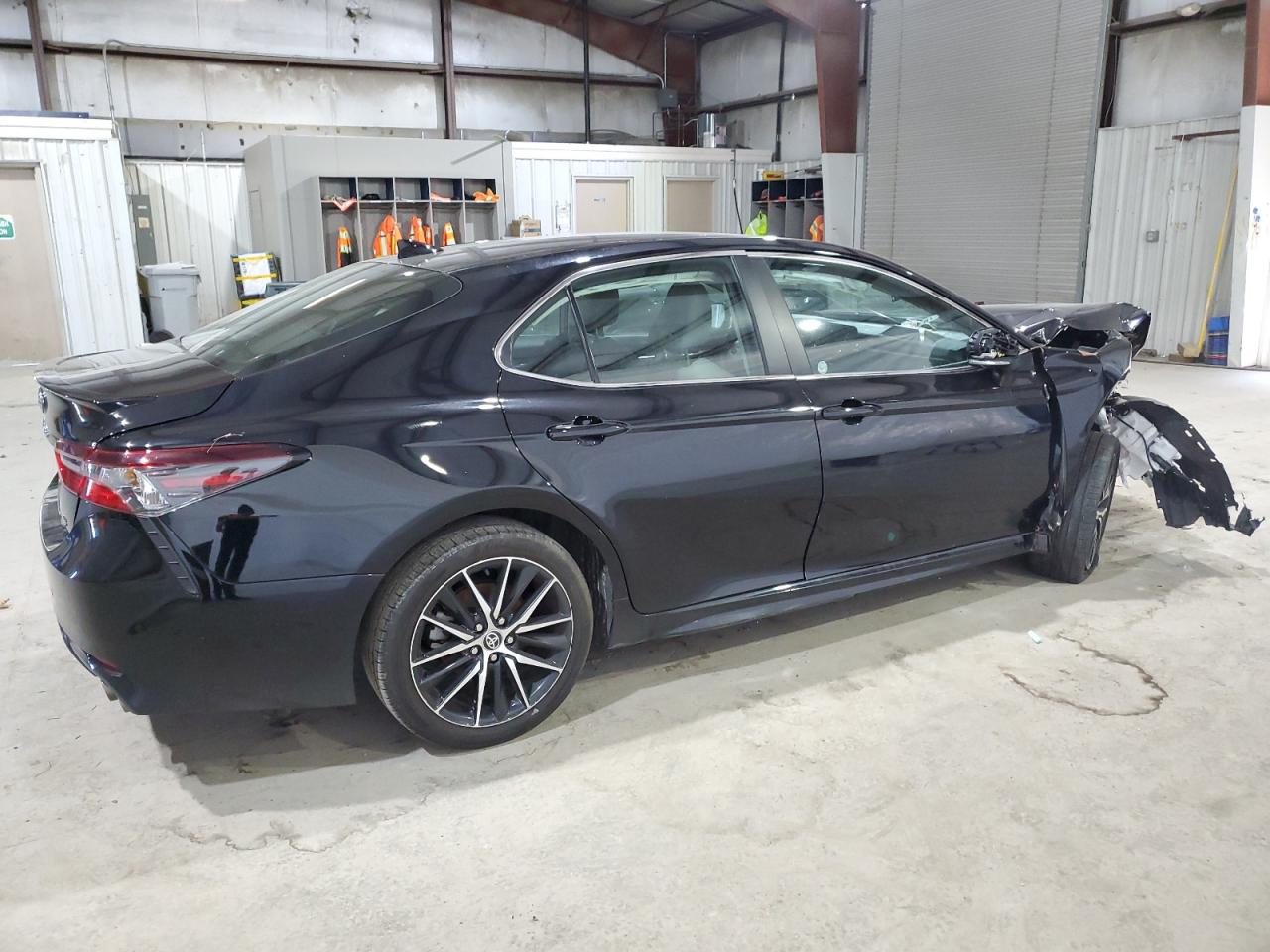 Photo 2 VIN: 4T1G11AK5NU718947 - TOYOTA CAMRY 