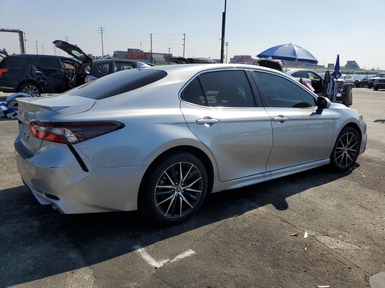 Photo 2 VIN: 4T1G11AK5PU738697 - TOYOTA CAMRY 