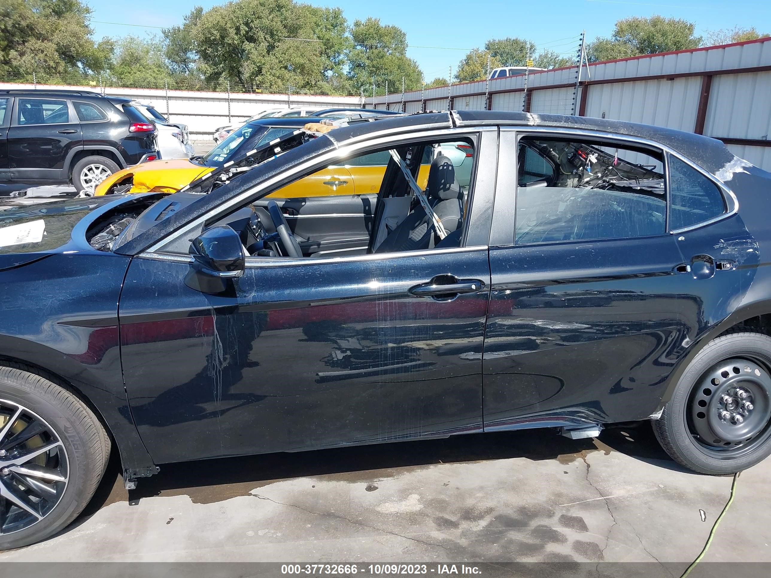 Photo 14 VIN: 4T1G11AK5PU814760 - TOYOTA CAMRY 