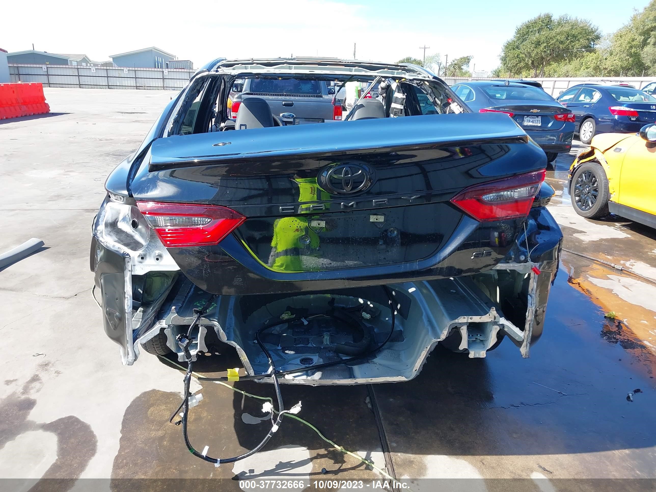 Photo 16 VIN: 4T1G11AK5PU814760 - TOYOTA CAMRY 