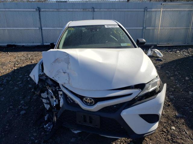 Photo 4 VIN: 4T1G11AK6LU305108 - TOYOTA CAMRY SE 