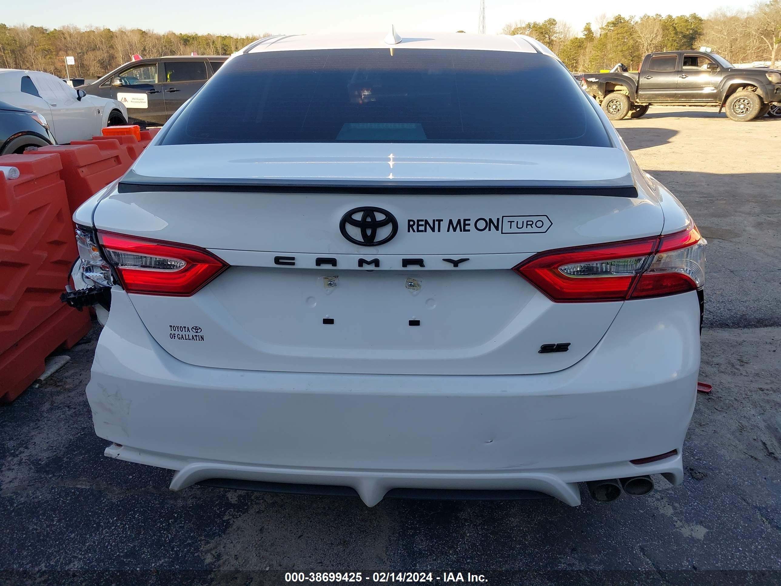 Photo 15 VIN: 4T1G11AK6LU307103 - TOYOTA CAMRY 